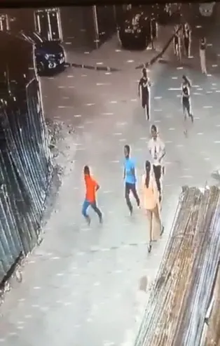 TikTok rezilliği yüzünden bu da oldu! 8 çocuk video çekmek için 14 yaşındaki Mehmet Y.'nin kolunu kırık şişeyle kesti