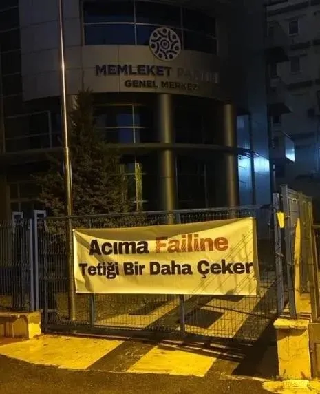 muharrem-ince-o-kadar-lafi-yutuyor-basarisiz-is-yapmiyor-agliyor-dedigi-ekrem-imamogluna-destek-verecek-1702388028774.jpeg Muharrem İnce o kadar lafı yutuyor! "Başarısız, iş yapmıyor ağlıyor" dediği Ekrem İmamoğlu'na destek verecek-7