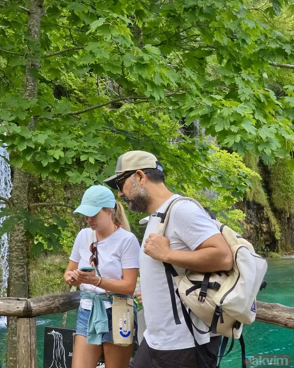 Can Borcu’nun Mehmet’i Bülent İnal sırılsıklam aşık! Ebru Özkan'ın partnerinin 14 yıllık eşi Melis'e bakın... - 18