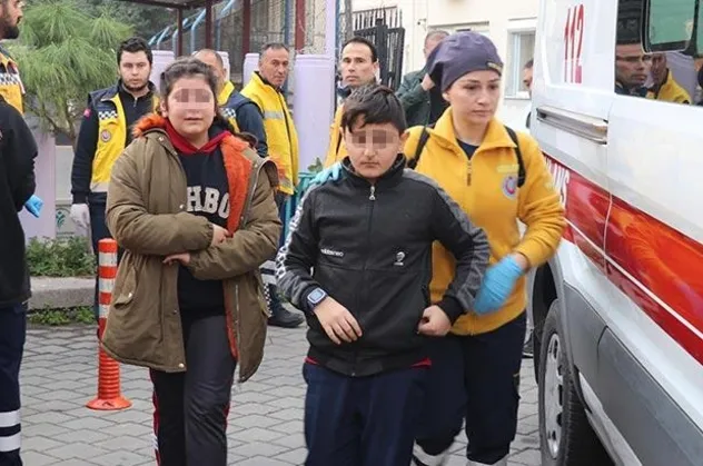 Denizli'de 30 öğrenci kekten zehirlendi!