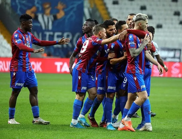 trabzonspora-yenilen-besiktas-buyuk-bir-firsat-tepti-1612135878553.jpeg Trabzonspor'a yenilen Beşiktaş büyük bir fırsat tepti!-2