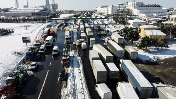 son-dakika-istanbul-valisi-ali-yerlikayadan-vatandaslara-cagri-hadimkoy-giseler-arnavutkoy-arasindaki-araclari-1643194391779.jpg SON DAKİKA: İstanbul Valisi Ali Yerlikaya'dan vatandaşlara çağrı: Hadımköy Gişeler-Arnavutköy arasındaki araçlarınızı alın yoksa çekeceğiz-8