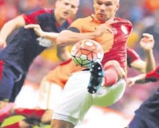 Burak & Umut bakıyor Podolski atıyor!