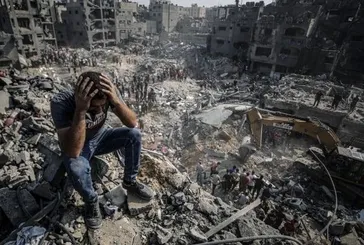 Katil vahşete doymuyor! Soykırımcı İsrail yüzlerce Filistinlinin toplu defnedildiği mezarlığı bombaladı