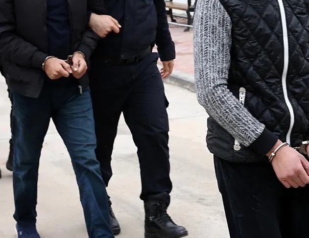 Başkan Erdoğan’a suikaste giden darbecilere operasyon!