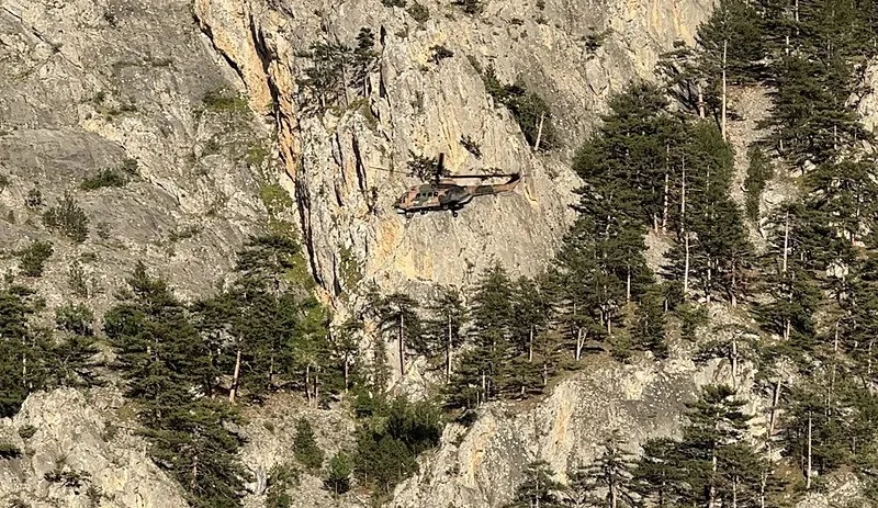 hava-kuvvetleri-devreye-girdi-yarali-vatandas-askeri-helikopterle-kurtarildi-1780949271083.jpeg Çorum’da askeri helikopterle nefes kesen kurtarma-5