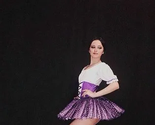 Evinin önünde bıçaklanan genç balerin hayatını kaybetti