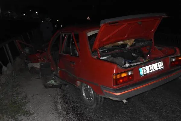 SON DAKİKA: Eskişehir'de gece yarısı zincirleme kaza: 1 ölü, 1 yaralı-5