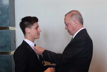 Arda Güler rüzgarı! Real Madrid’e transfer oldu Başkan Erdoğan’a hediyesi akıllara geldi...