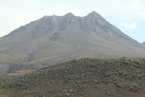 hasan-dagi-nerede-hangi-ilimizde-turkiyedeki-volkanik-daglar-hangileri-turkiyenin-volkanik-dagi-hasan-dagi-aktif-mi-volkanik-dag-nedir-1637240956382.jpg