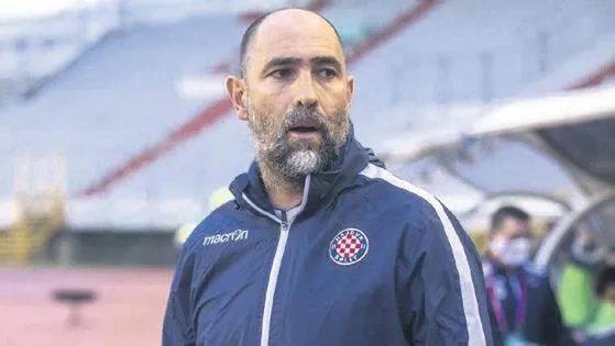 trabzonspor-yeni-transferi-trezeguetye-kavustu-yildiz-oyuncu-istanbula-geldi-1656804158874.jpeg Trabzonspor, yeni transferi Trezeguet’ye kavuştu! Yıldız oyuncu İstanbul'a geldi-19