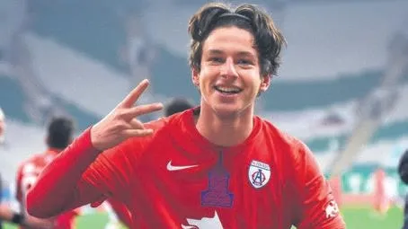 super-4lu-sahne-aliyor-firtina-galatasaray-derbisine-1642805714811.jpeg Süper 4'lü sahne alıyor! Fırtına Galatasaray derbisine hücum hattında 4 yıldızıyla sahne alacak-2