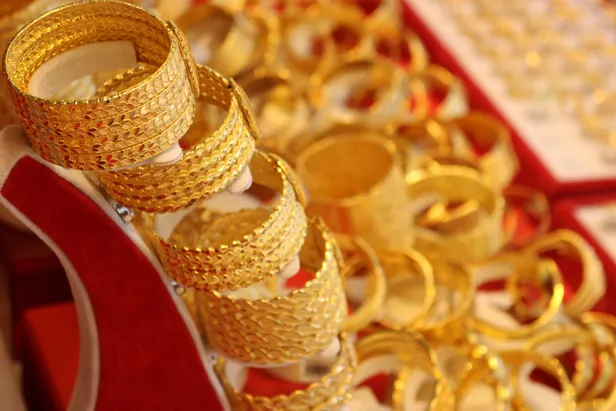 ceyrek-ve-gram-altin-o-rakamlari-gorebilir-altin-fiyatlari-ne-kadar-olacak-yeni-kirilma-noktasi-1605365040021.jpg Çeyrek ve gram altın o rakamları görebilir! Altın fiyatları ne kadar olacak? Yeni kırılma noktası...-3