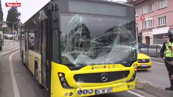 Son dakika: Üsküdar'da iki İETT otobüsü çarpıştı