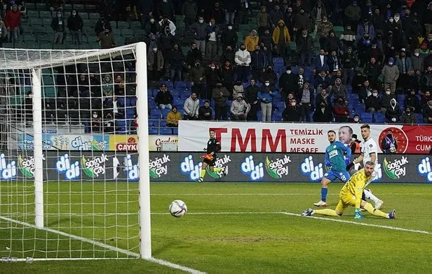 mario-balotelli-sov-adana-demirspor-caykur-rizesporu-rahat-gecti-1644164752495.jpeg Mario Balotelli şov! Adana Demirspor - Çaykur Rizespor'u rahat geçti-5