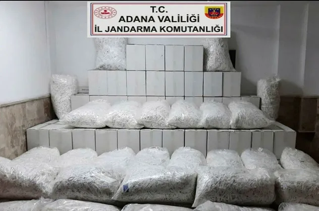 Adana'da kaçak makaron ve sigara operasyonu