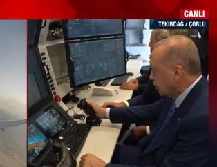 Tarihi an! Erdoğan Akıncı TİHA’nın kontrol odasında