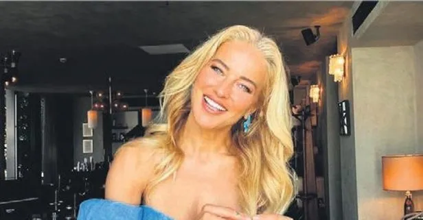 Burcu Esmersoy'dan mavili paylaşım