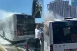 İstanbul’da bir metrobüs yangını daha! Motor kısmından dumanlar yükseldi görevliler müdahale etti