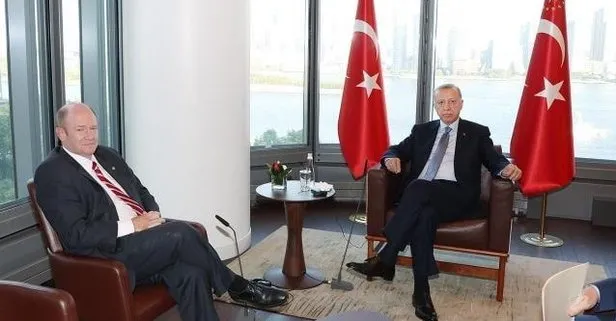 BM 77’inci Genel Kurulu çerçevesinde Başkan Erdoğan ABD’li Senatör Chris Coons ve Muhammed el-Menfi ile görüştü