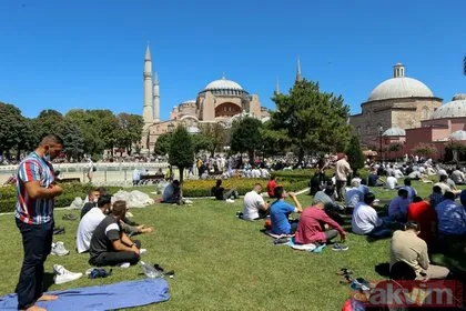 Son dakika: Ayasofya-i Kebir Cami-i Şerifi’ndeki cuma namazına yoğun katılım