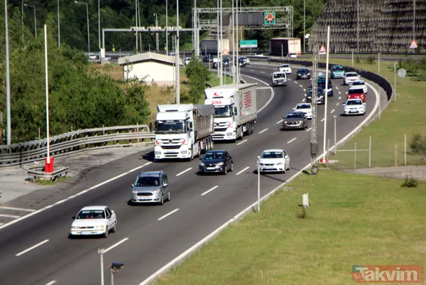 SON DAKİKA: Kurban Bayramı tatili için yollar doldu taştı! Bolu Dağı'nda kilometrelerce araç kuyruğu - 4
