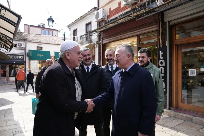 balkanlardan-kahireye-kardeslik-sofrasi-baskan-buyukakin-ramazan-ayinda-gonullere-dokunuyor-1773252805781.jpg Balkanlar’dan Kahire’ye “Kardeşlik Sofrası”: Başkan Büyükakın Ramazan ayında gönüllere dokunuyor-4