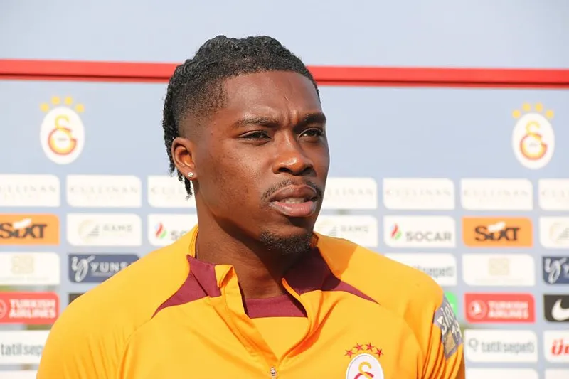 Galatasaray'dan Fenerbahçe'ye dev çalım! Planlar değişti - 1