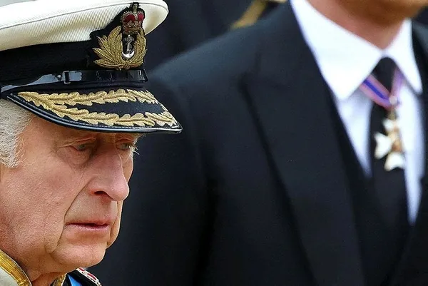 Kraliçe 2. Elizabeth son yolculuğuna uğurlandı! Aziz George Şapeli'nde defnedildi-7