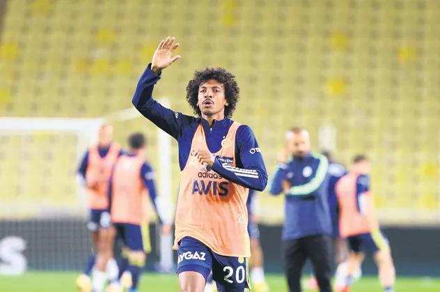 Luız Gustavo 2’nci yarıda!