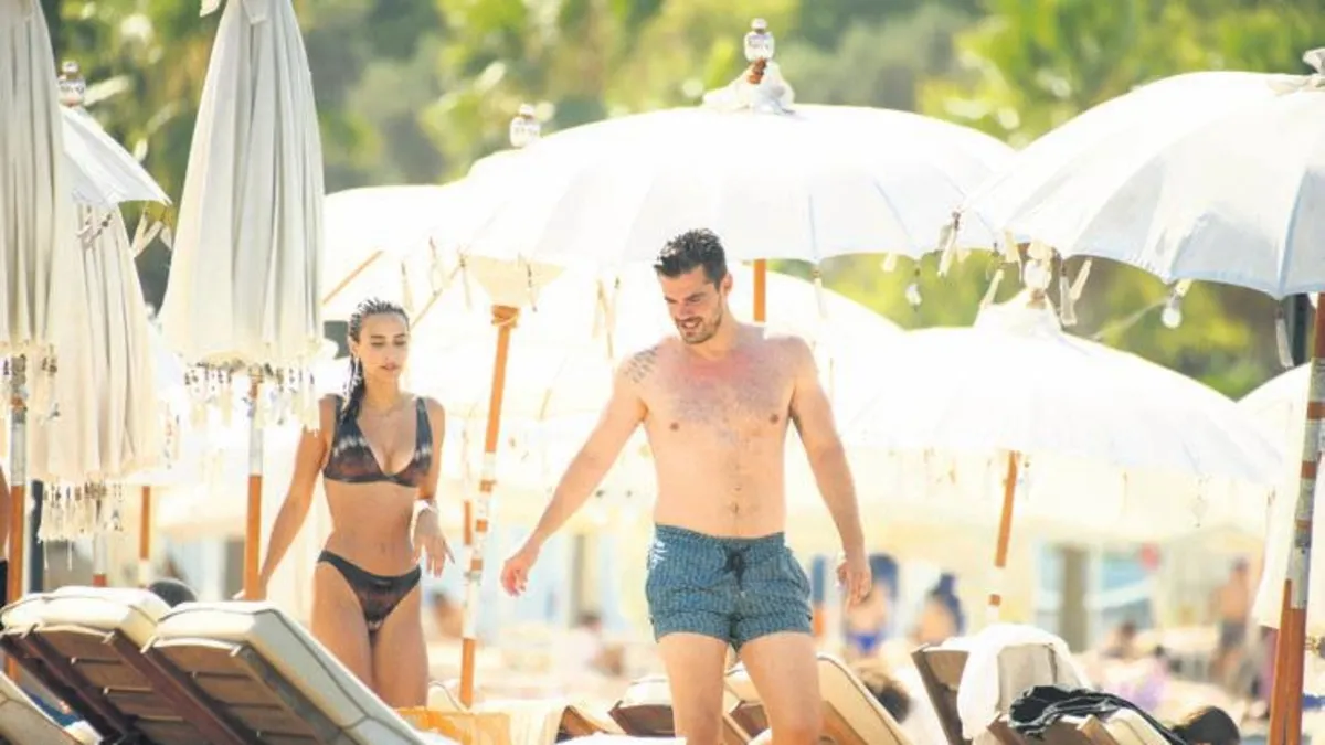 Berk Atan ve Sude Zülal Güler'den romantik anlar!
