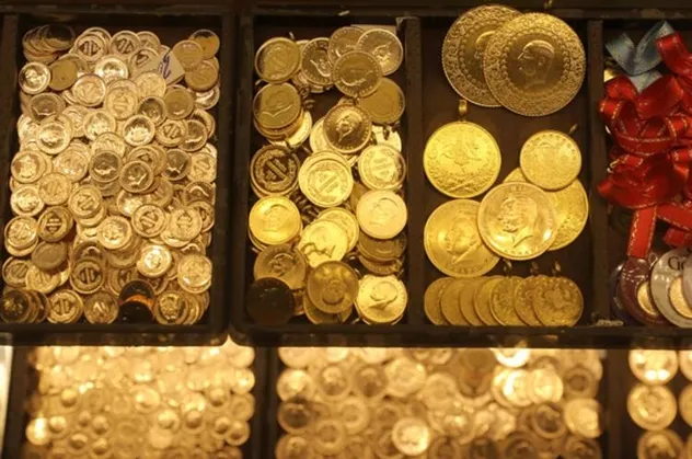 Altın fiyatları yeni güne çok sert gerileyerek başladı! Uzmanlardan "altın fiyatları daha da gerileyebilir" uyarısı