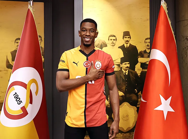 Galatasaray'dan sağ bek bombası! Transferde son uçak kalkacak - 2