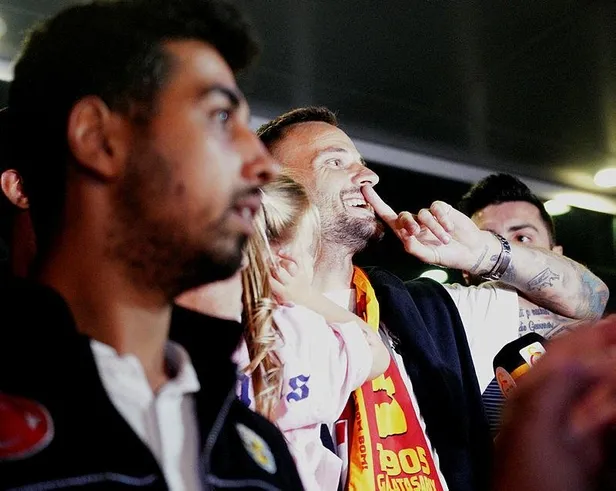 Galatasaray Seferovic ve Dubois transferlerini bitirdi-2