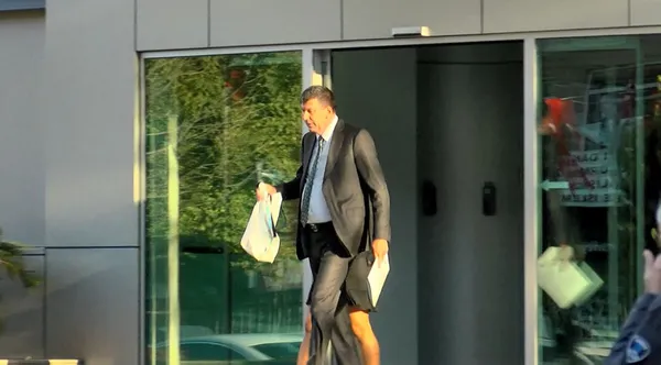 son-dakika-chpli-kadikoy-belediye-baskani-serdil-dara-odabasinin-makam-odasindaki-esyalar-haczedildi-1667463640111.jpg SON DAKİKA: CHP'li Kadıköy Belediye Başkanı Şerdil Dara Odabaşı'nın makam odasındaki eşyalar haczedildi-5