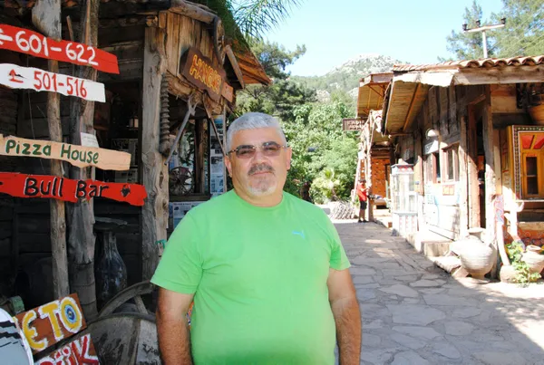 kafaya-bak-asklari-olumsuz-olsun-diye-antalya-olimpos-antik-kentinde-opuntia-turu-kaktuslere-isimlerini-yazip-1651906818815.jpg Kafaya bak! Aşkları ölümsüz olsun diye Antalya Olimpos Antik Kenti'nde Opuntia türü kaktüslere isimlerini yazıp şekil çizdiler-7