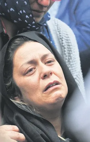 Bursa'da servis aracının altında kalan İskender'in annesinin feryatları yürek dağladı! "Hoşçakal canım oğlum..."