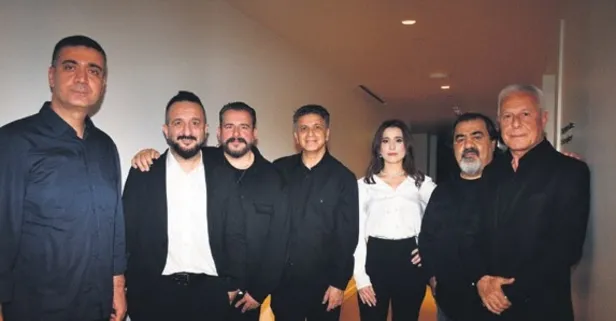 Ahmet Kaya, AKM’de dostlarıyla anıldı