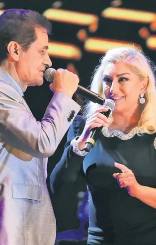 “İstanbul Yeditepe Konserleri” Zekai Tunca ve Muazzez Ersoy ile devam etti