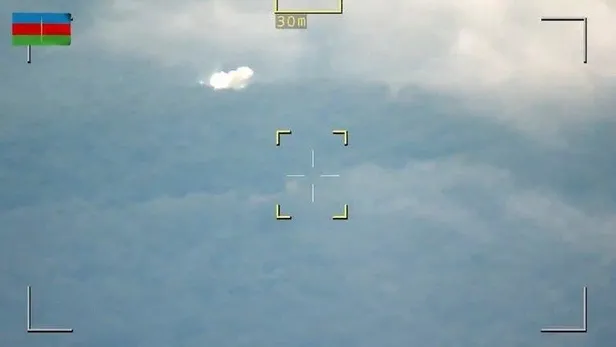 azerbaycan-karabagdaki-ermenilere-insani-yardim-gonderdi-ermeniler-kenti-atese-verdi-hedef-tahtasina-oturan-pa-1695459398304.jpeg Azerbaycan Karabağ'daki Ermenilere insani yardım gönderdi! Ermeniler kenti ateşe verdi: Hedef tahtasına oturan Paşinyan A ve B planını açıkladı! İşte bölgeden son durum-8