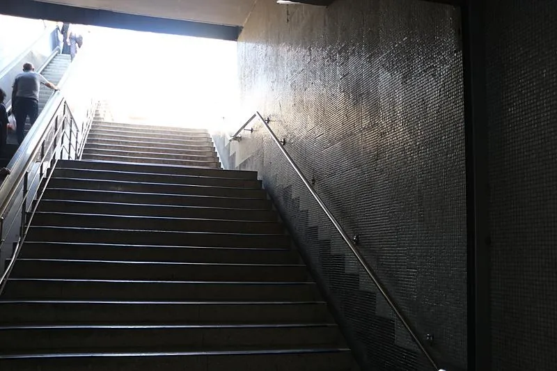 Metroda kan donduran cinayet! Boşanma aşamasındaki eşini öldürdü-4