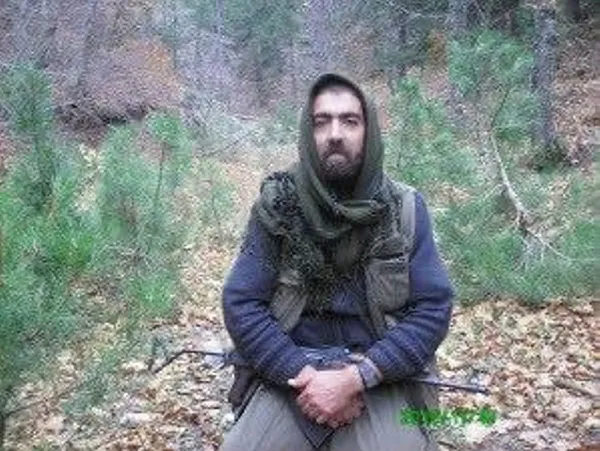 son-dakika-mit-pkkypgnin-sozde-sorumlusu-mehmet-aydini-suriyede-etkisiz-hale-getirdi-1650183900538.jpg SON DAKİKA: MİT PKK/YPG'nin sözde sorumlusu Mehmet Aydın'ı Suriye'de etkisiz hale getirdi-3