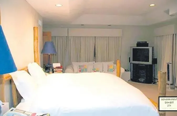 hepstein-rezalet-1704850366096.jpeg Pedofil milyarder Jeffrey Epstein'in fuhuş ağında yeni isimler ifşa oldu! Türk'ün anlattıkları ise tüyler ürpertti-2