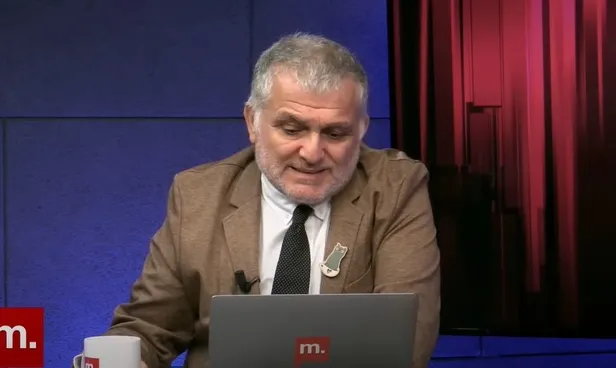 fondas-rusen-cakir-fena-yakalandi-hem-itiraf-hem-ikiyuzluluk-chpden-para-aldik-1690449358335.jpg Fondaş medyasının önde gelen ismi Ruşen Çakır'dan CHP itirafı: Para aldık - 3