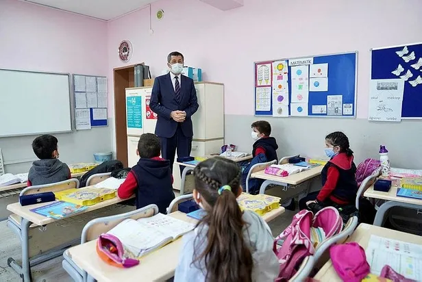 okullar-ne-zaman-acilacak-sinavlar-yuz-yuze-mi-olacak-milli-egitim-bakani-ziya-selcuktan-flas-aciklamalar-1614443006322.jpeg