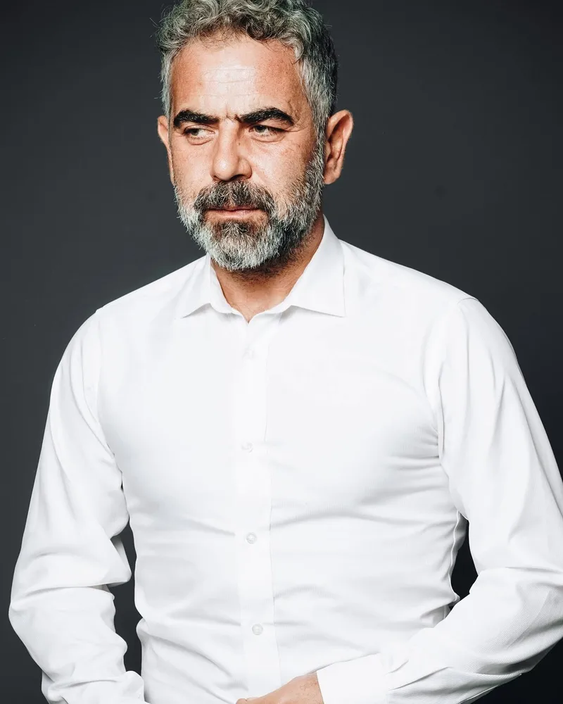 yurdaer-okurun-12-yillik-esi-bakin-hangi-oyuncu-cikti-dolunay-soysertin-partneri-meger-yabanci-damatin-yildizi-1725097217267.jpg Yurdaer Okur’un 12 yıllık eşi bakın hangi oyuncu çıktı! Dolunay Soysert’in partneri meğer Yabancı Damat’ın yıldızıyla...-9