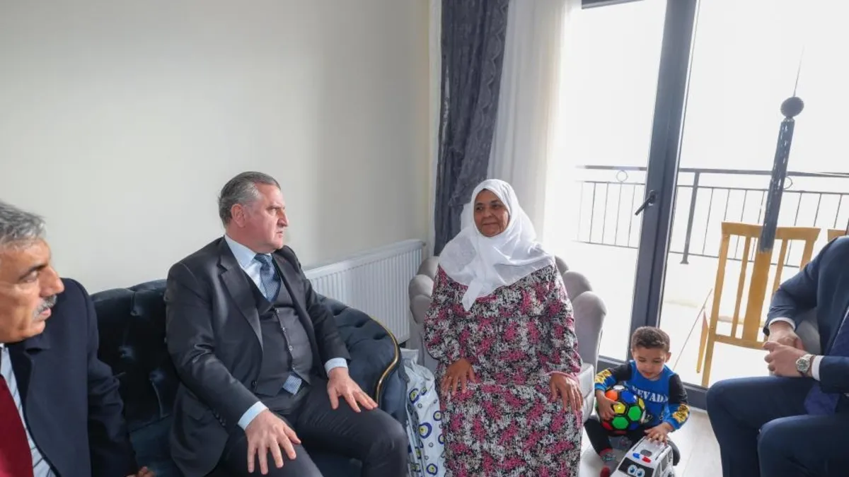 "Cumhurbaşkanımızdan Allah razı olsun" | Kilis’te deprem konutlarına yerleşen ailelerin mutluluğu