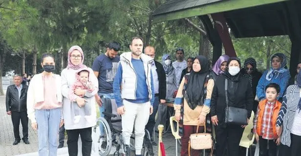 Şehitlikteki anma töreninde duygusal anlar: Tekerlekli sandalyesinde saygı duruşu için kalktı