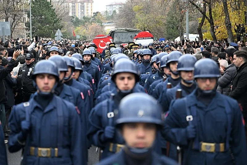 Şehit Hava Pilot Binbaşı Nihat İlgen'in cenazesi, Kayseri'de son yolculuğuna uğurlandı. (AA)