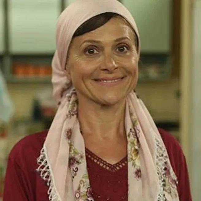 Çocuklar Duymasın'ın Emine’si Melek Şahin son haliyle parmak ısırttı! Çaycı Hüseyin’in eşini gören tanıyamadı - 5